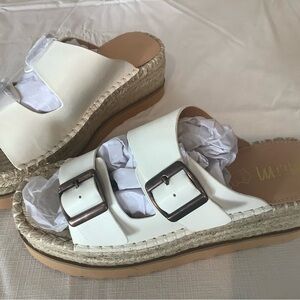 Women’s size 6 sandal  Rand mi, mi